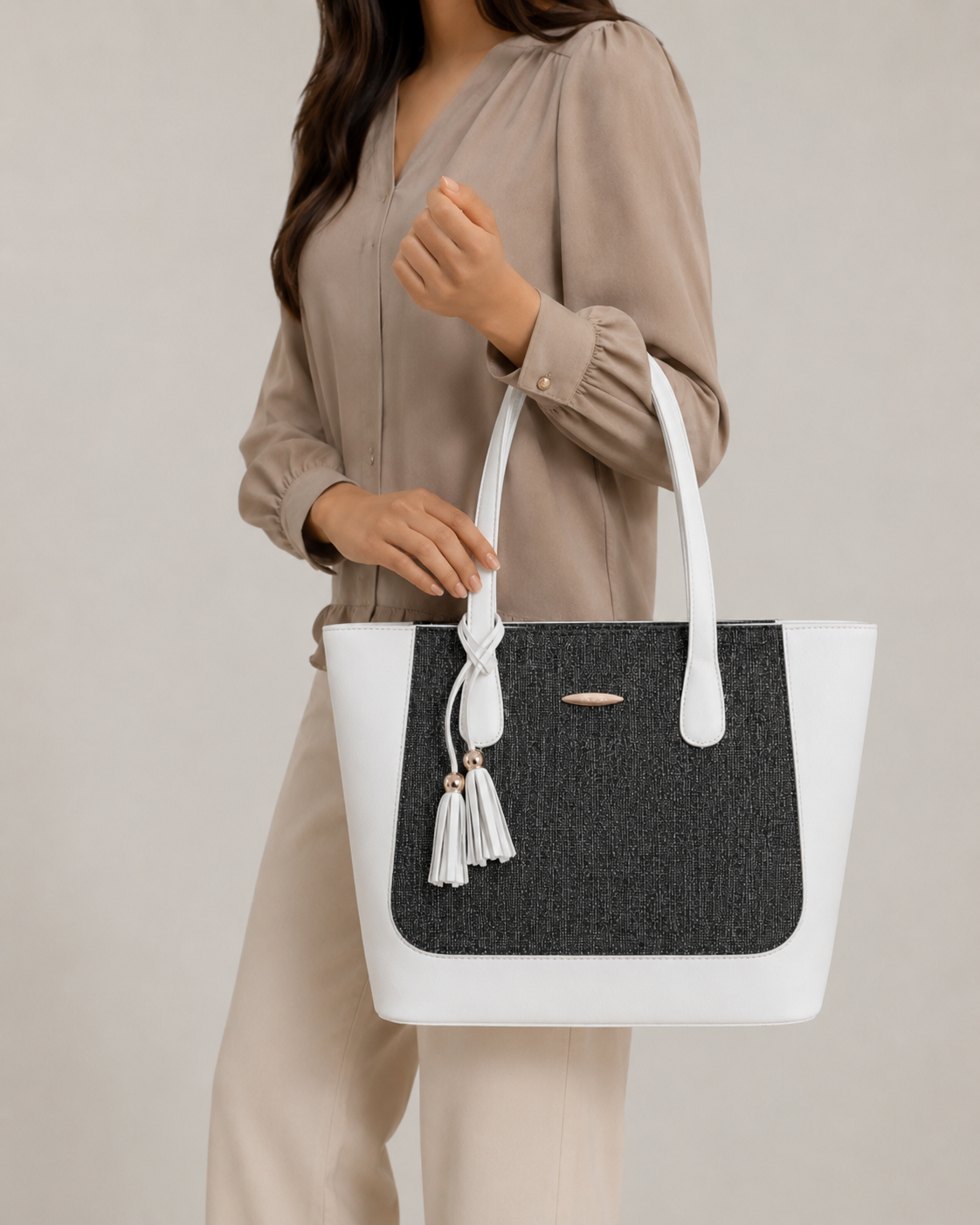 Tassel Charm Tote Bag Main image