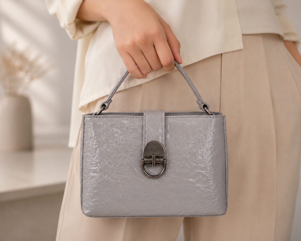 Pearl Lock Bag