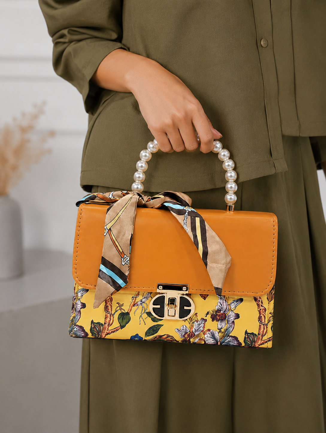 Eclipse Pearl Bag